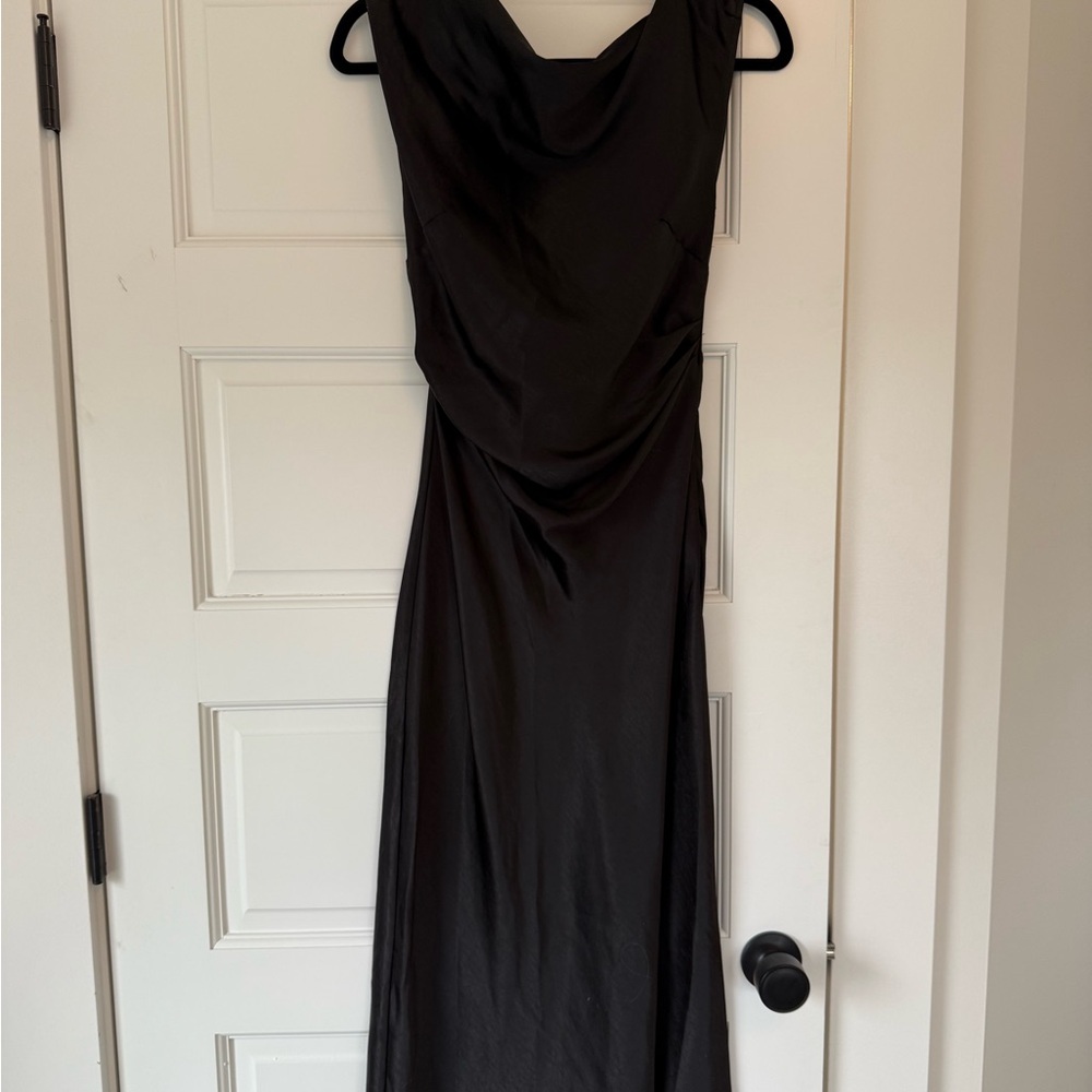 Hello Molly Black - Faithful nights satin midi dress